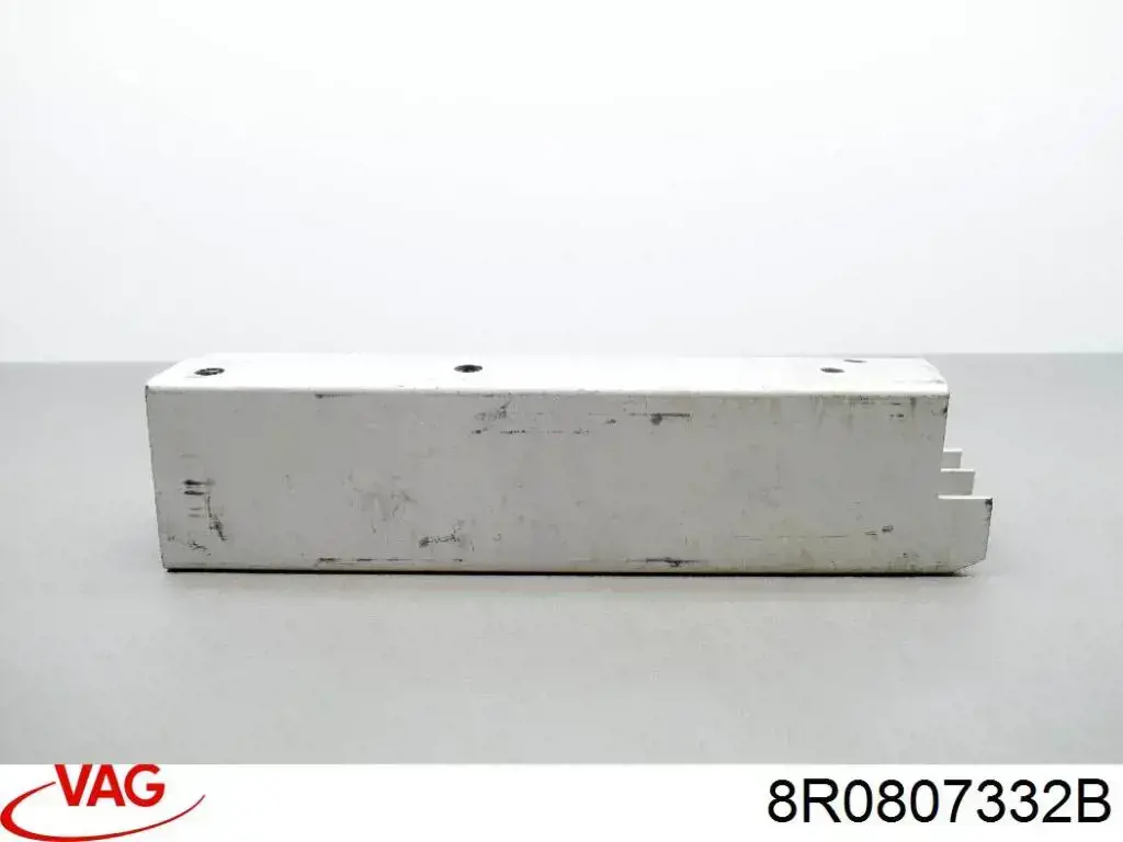 Кронштейн підсилювача заднього бампера 8R0807332B VAG