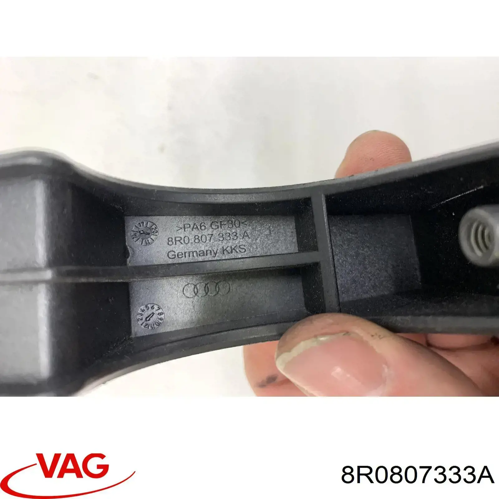 Кронштейн бампера переднього FPS FP1212930 ціна, від 8.71 USD