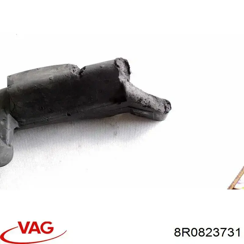 8R0823731 VAG Ущільнювач капота