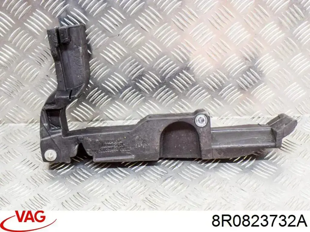 Ущільнювач під капот VAG 8R0823732A