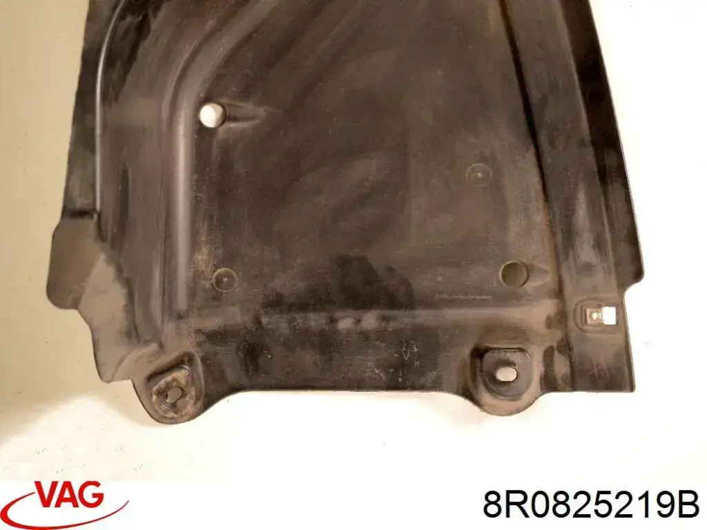 Купити 8R0825219B VAG Захист днища, задній правий