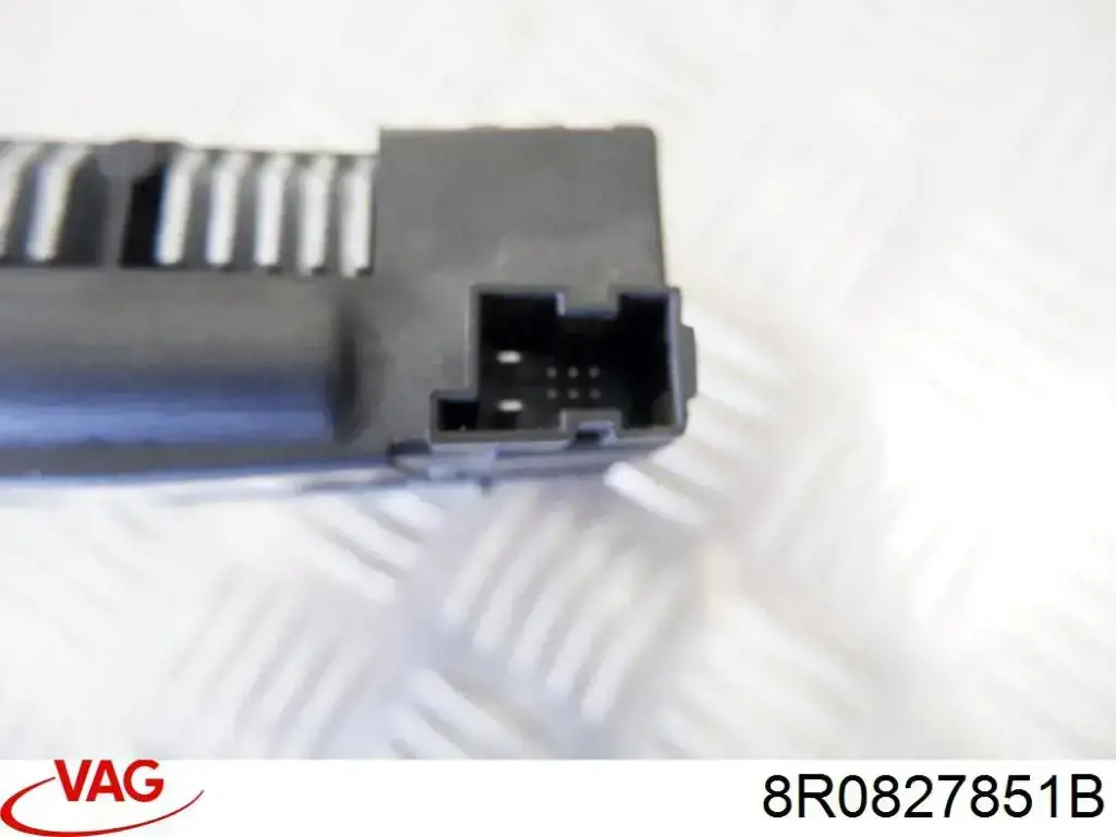 Амортизатор багажника 8R0827851B VAG