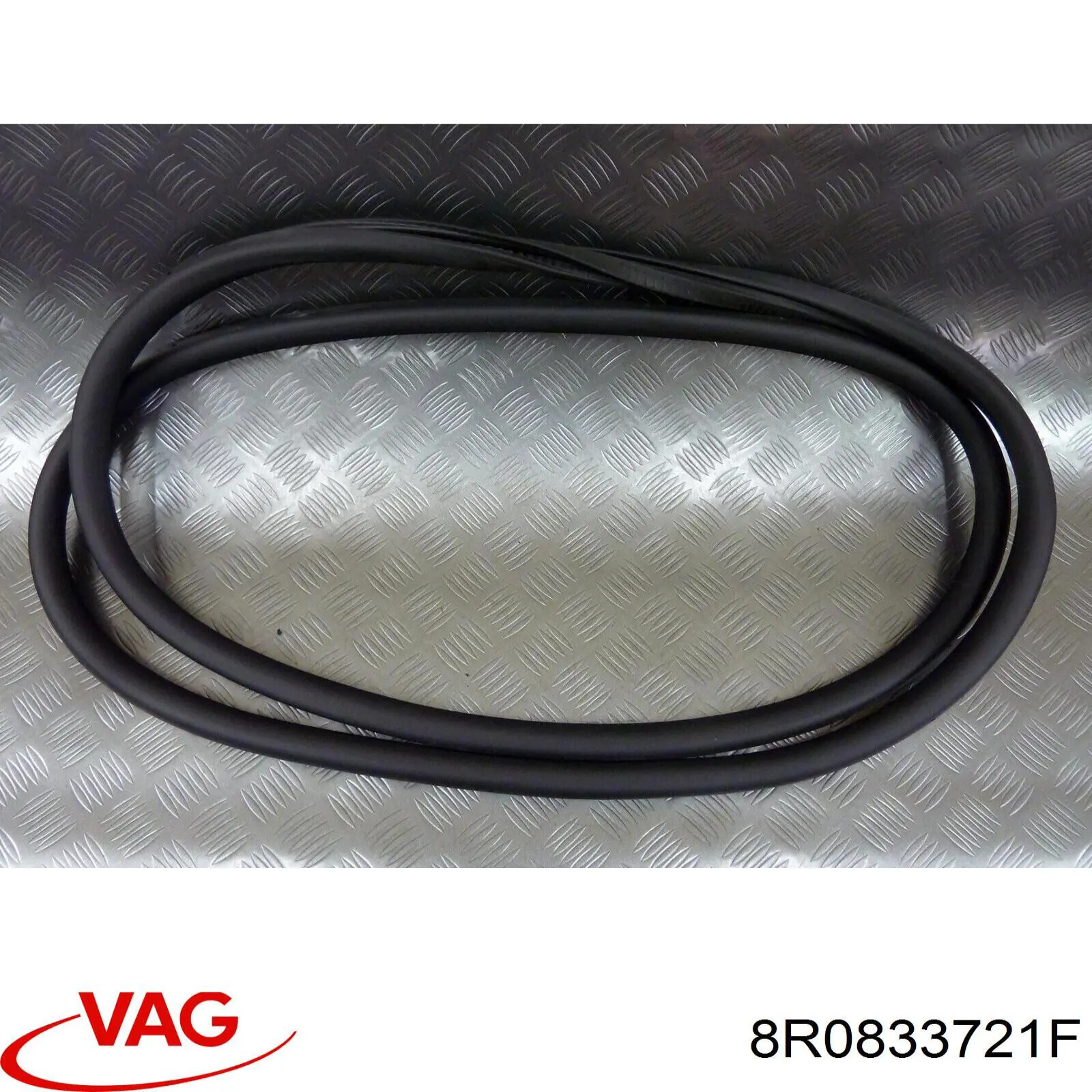 Ущільнювач двері задньої (на двері) 8R0833721F VAG
