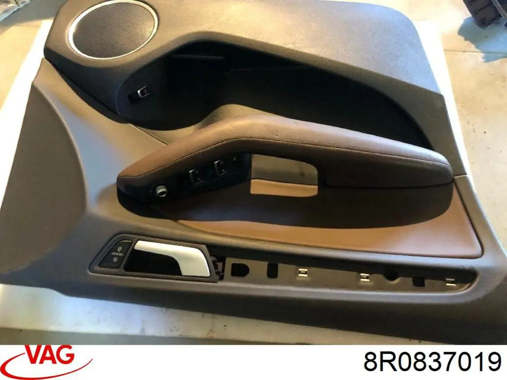 Купити 8R0837019 VAG Ручка передньої двері внутрішня ліва