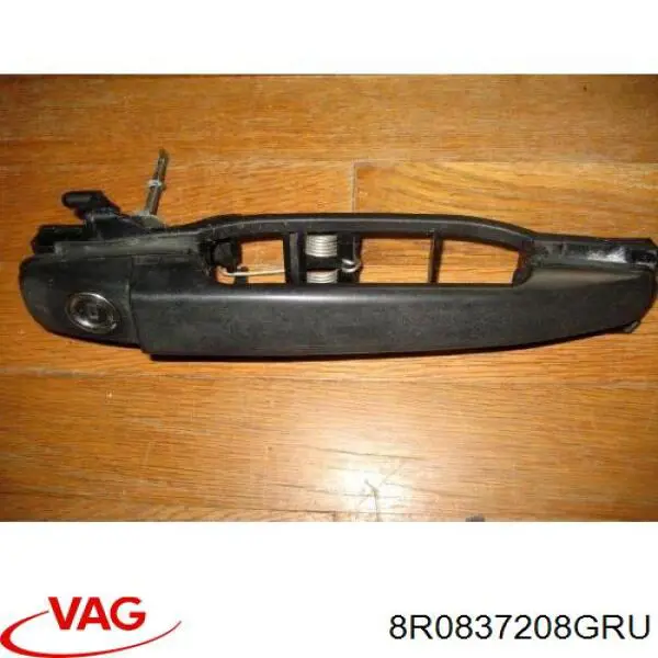 Купити 8R0837208GRU VAG Ручка дверей правих, зовнішня, перед/зад