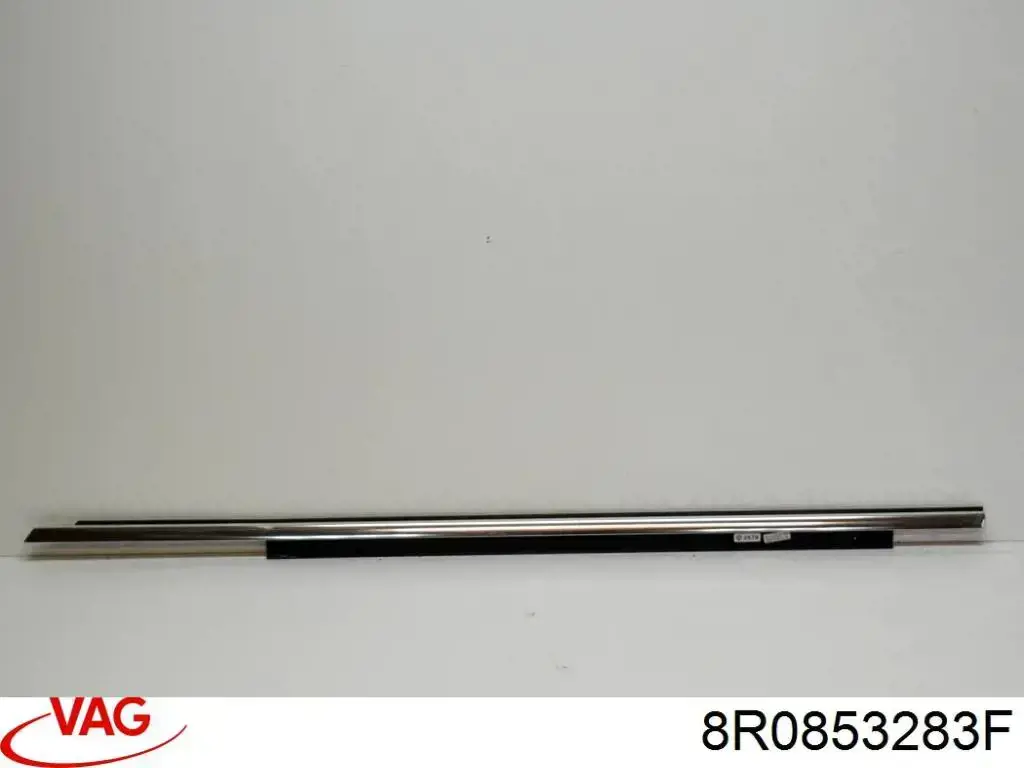 Купити 8R0853283F VAG Молдинг опускного скла нижній, двері передньої, лівої