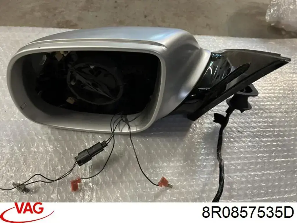 Дзеркальний елемент дзеркала заднього виду, лівого 8R0857535D VAG