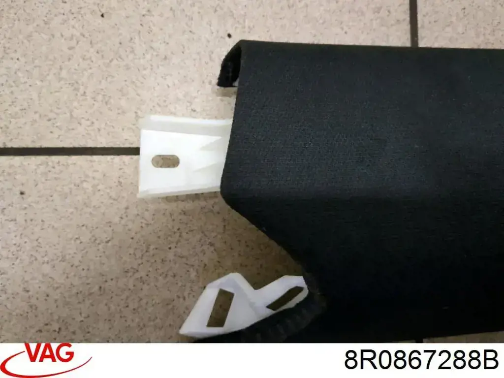 Обшивка стійки кузова внутрішня, задня права VAG 8R0867288B ціна, від 4.19 USD