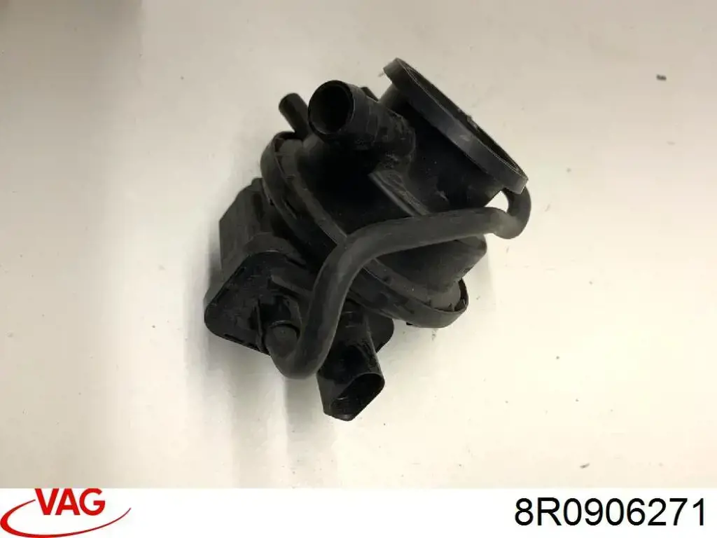 Насос діагностики течі в баку 8R0906271 VAG