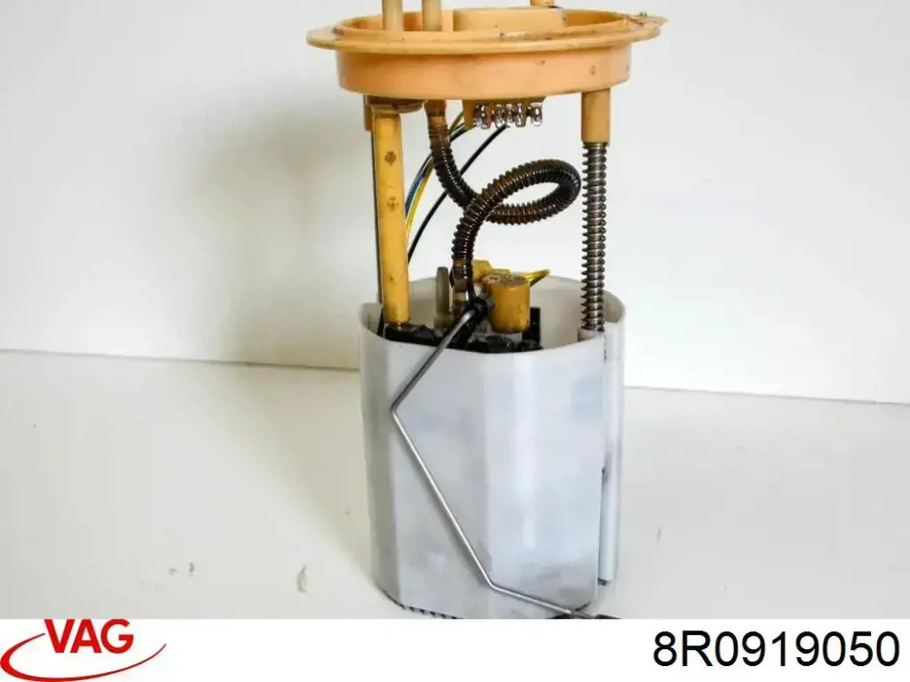 Купити 8R0919050 VAG Насос занурювальний в баці