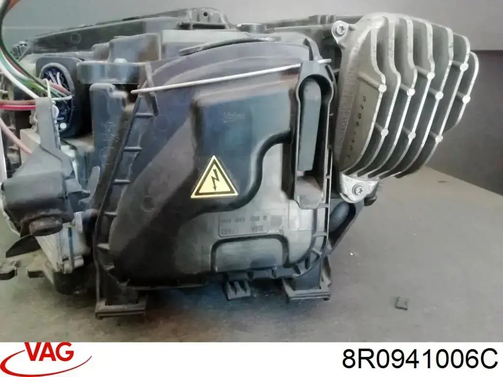 8R0941006C VAG Основна фара - вставка