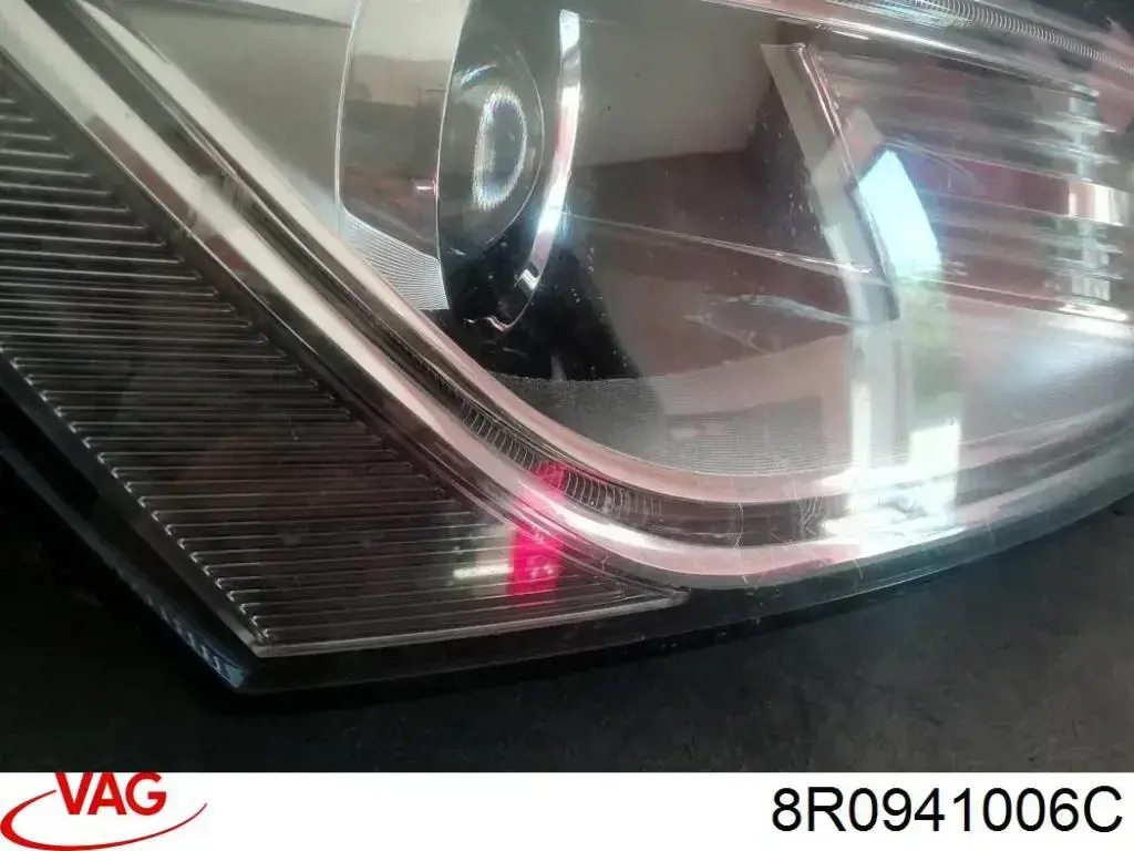 Фара правая VAG 8R0941006C ціна, від 126.69 USD