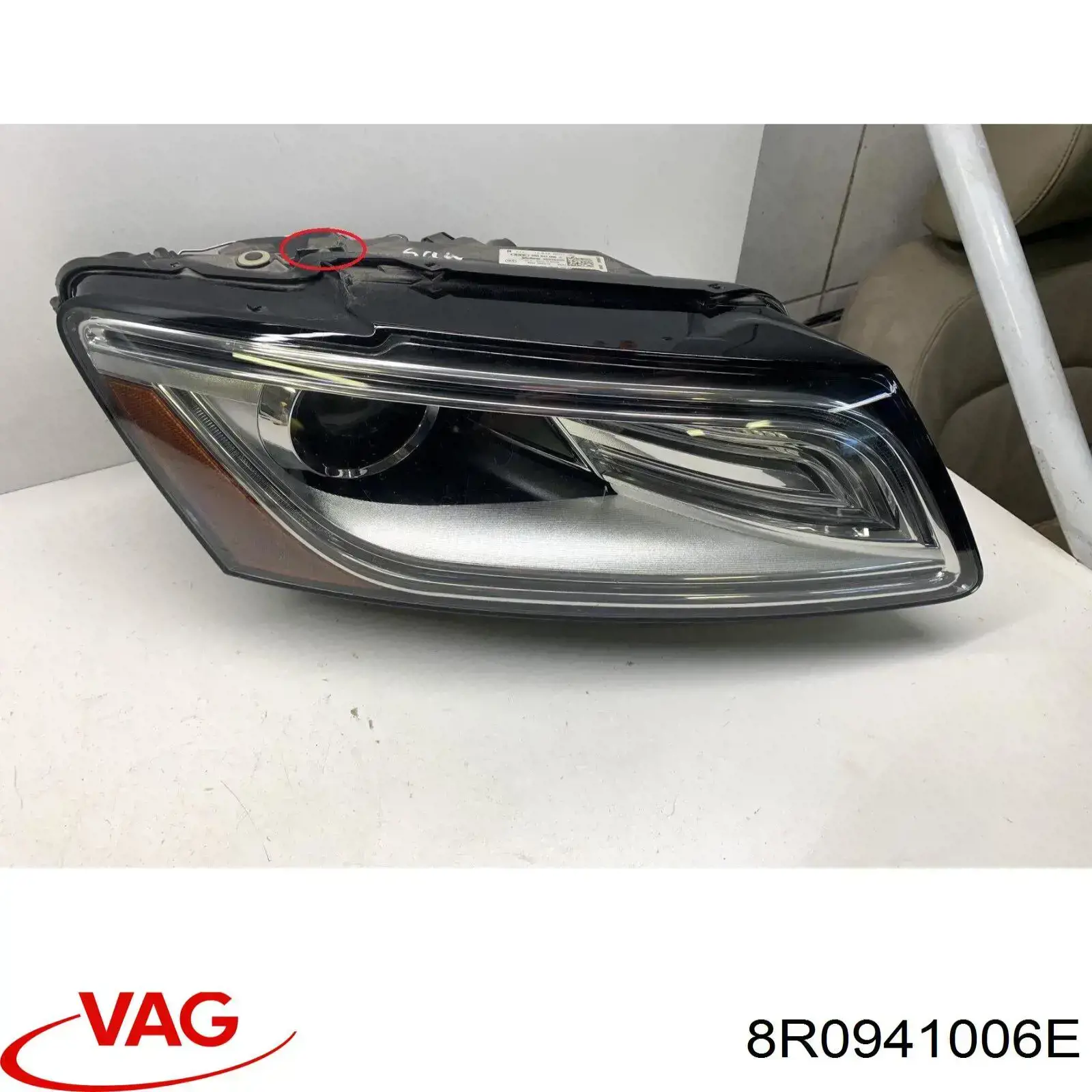 Купити ZAD111600R Signeda Права блок фара