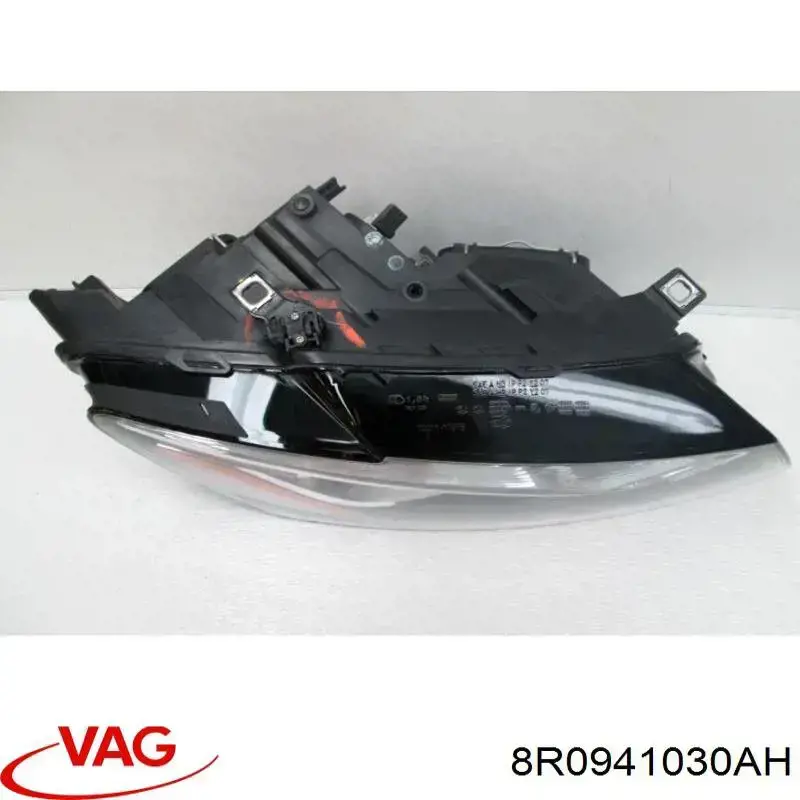 Купити 8R0941030AH VAG Права блок фара