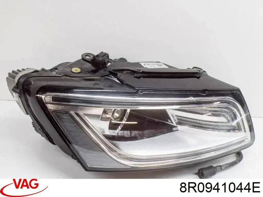Фара передня права VAG 8RO941006E