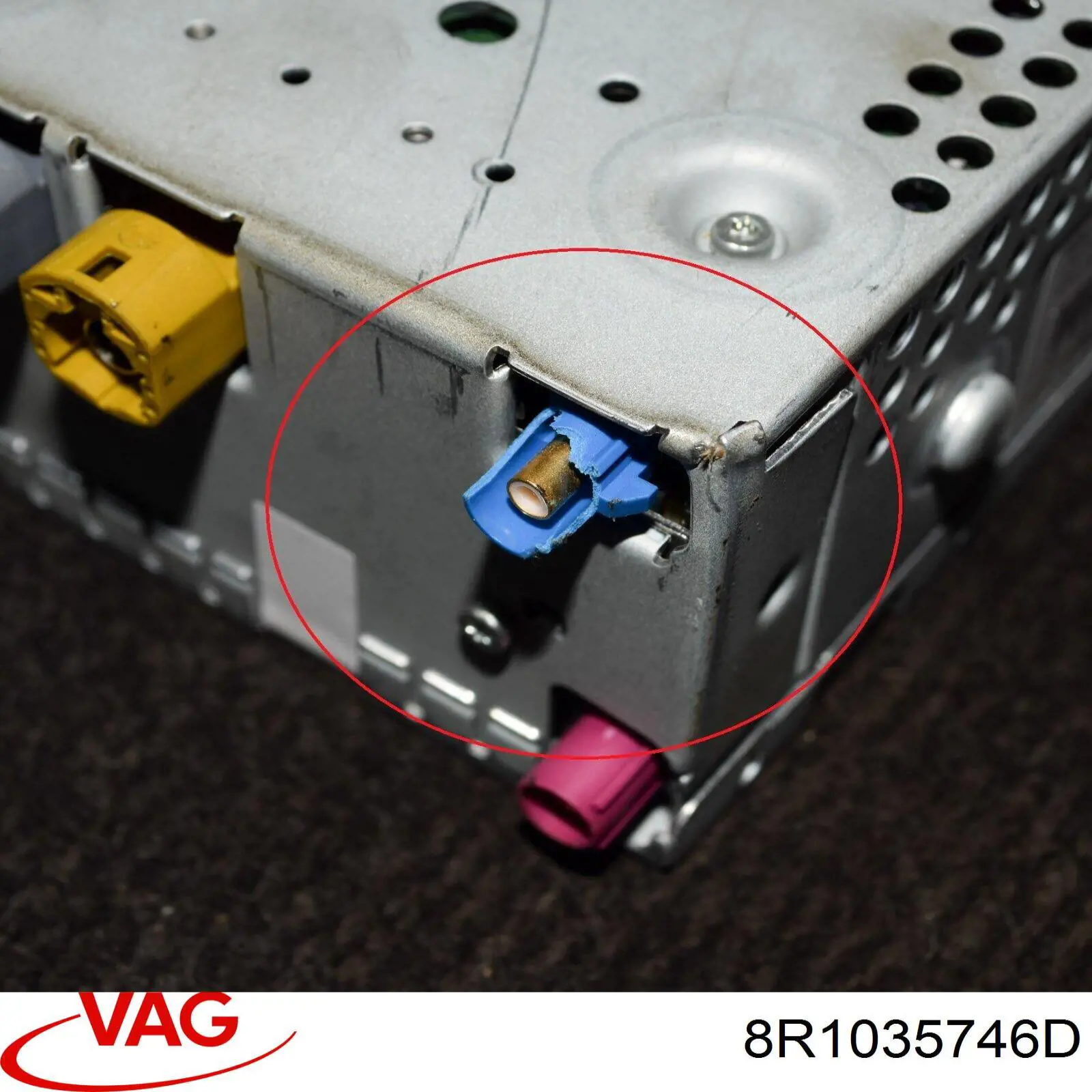 Магнітола 8R1035746D VAG