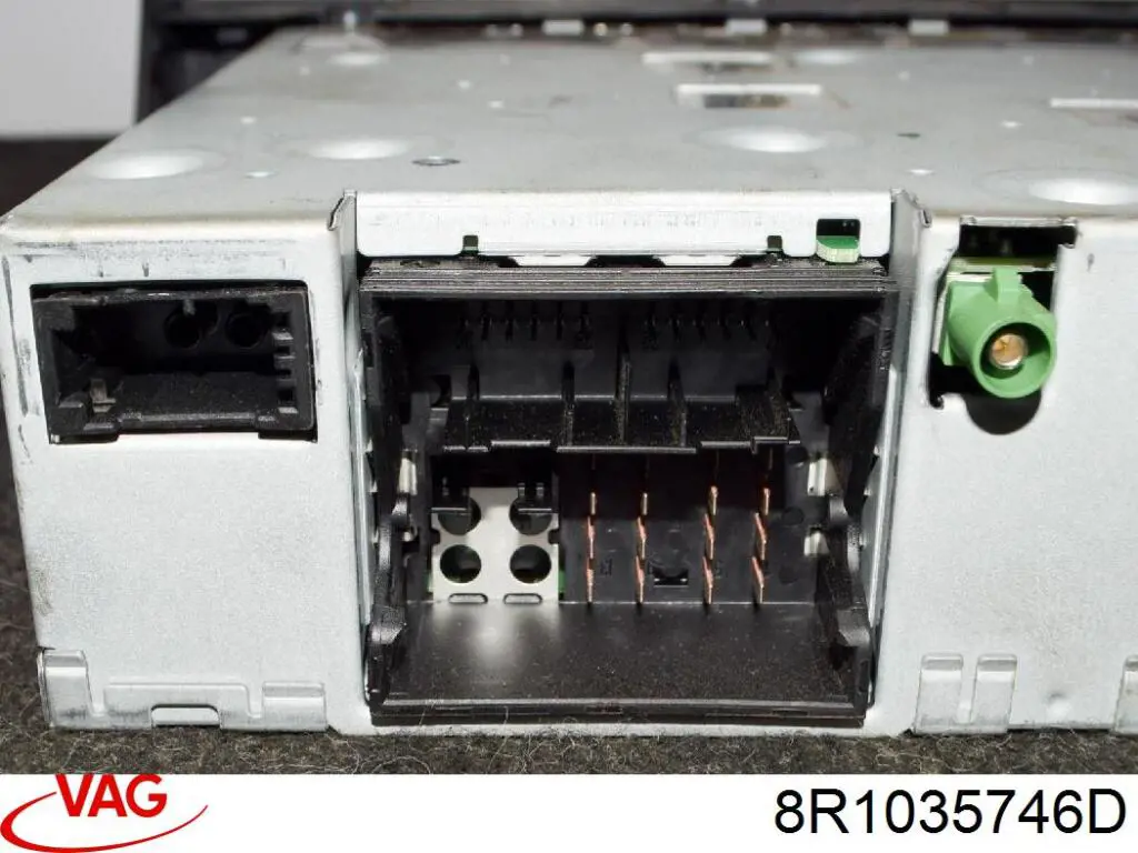 Магнітола (радіо AM/FM) VAG 8R1035746D ціна, від 190.04 USD