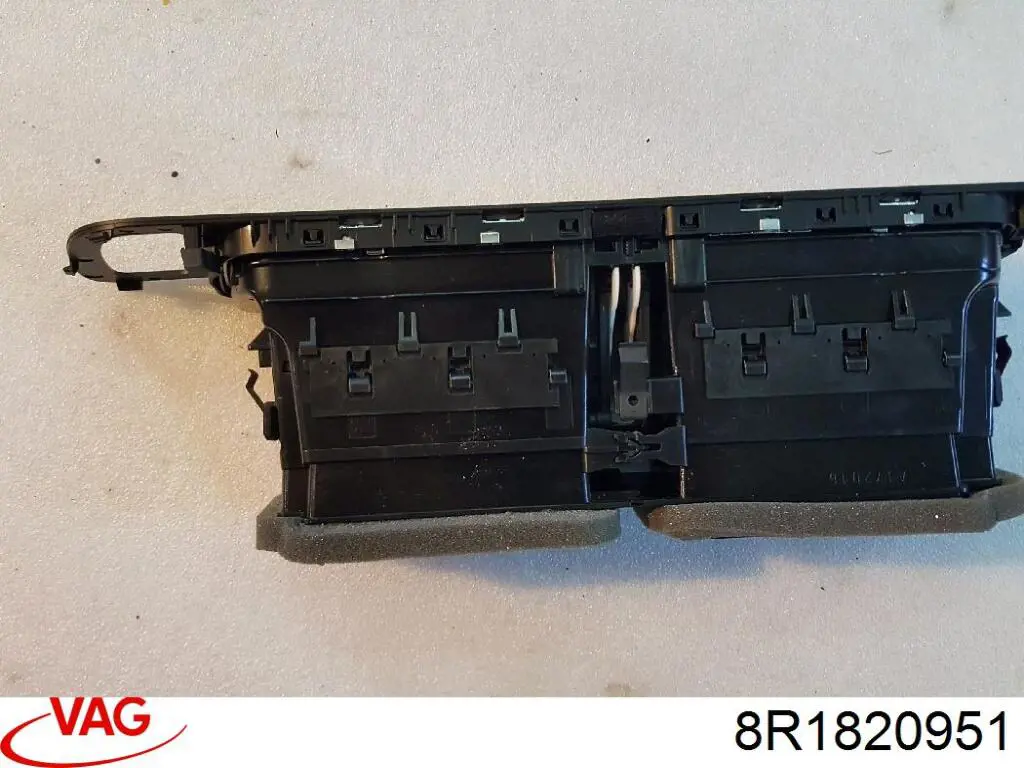  VAG 8R1820951 ціна, від 70.54 USD