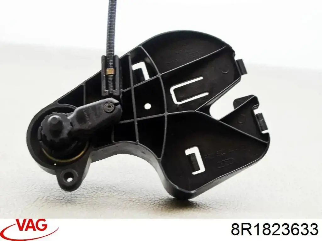 8R1823633 VAG Кронштейн ручки відкривання капота