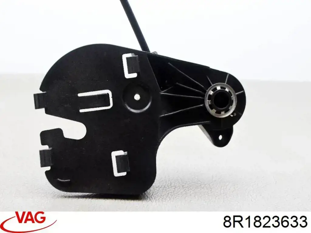Купити 8R1823633 VAG Кронштейн ручки відкривання капота
