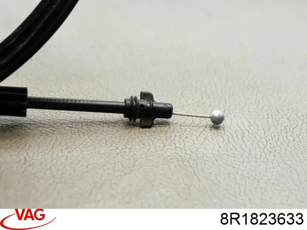 Купити 8R1823633 VAG Кронштейн ручки відкривання капота