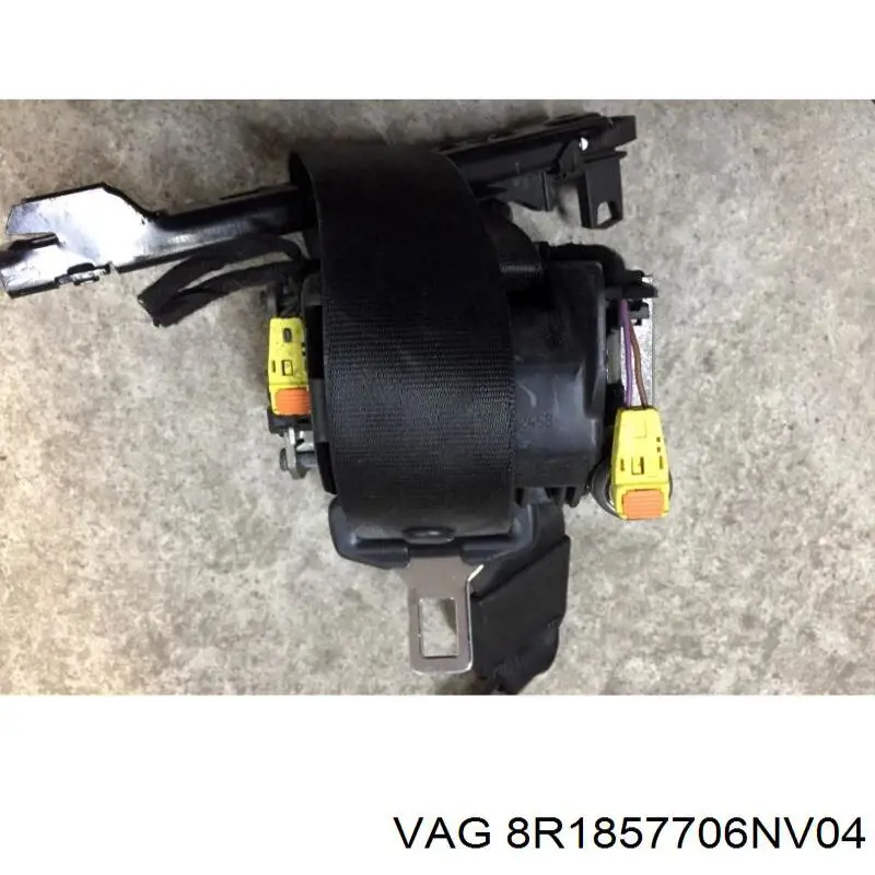 Пасок безпеки передній правий VAG 8R1857706NV04 ціна, від 44.10 USD