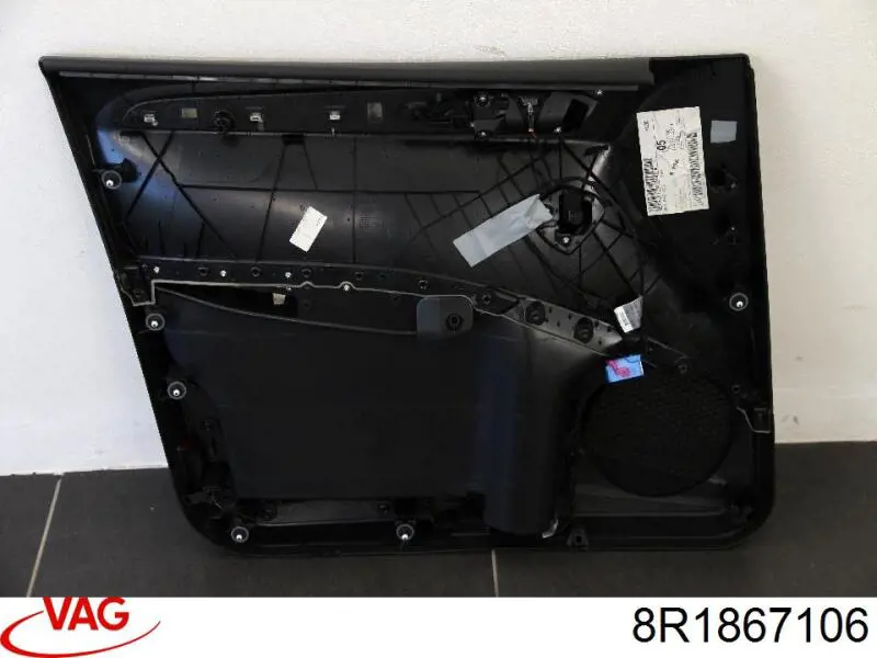 Дверна карта передня права VAG 8R186710424A ціна, від 17.72 USD
