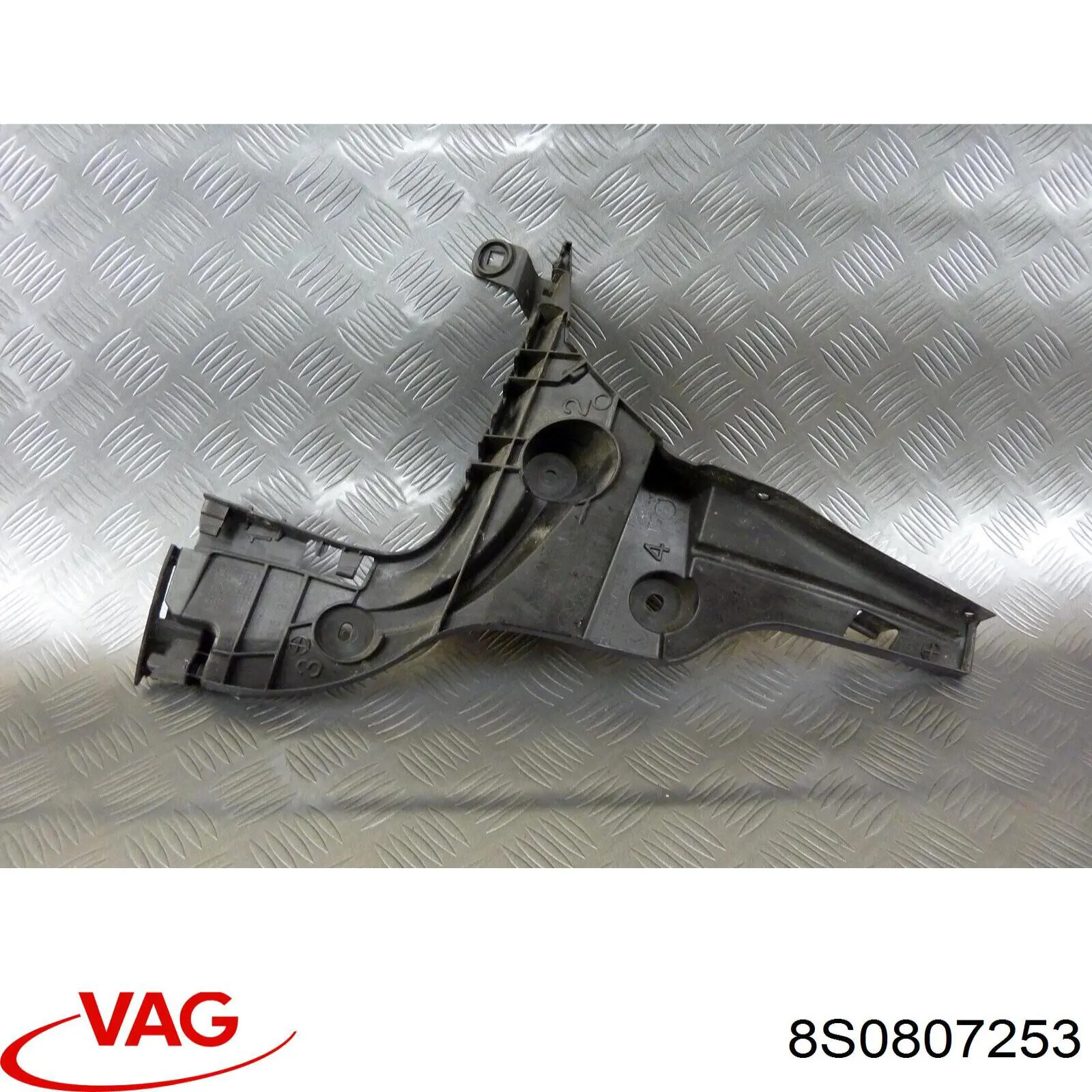 Направляюча заднього бампера, ліва 8S0807253 VAG