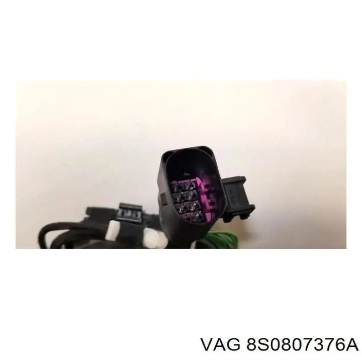 8S0807376A VAG Напрямна заднього бампера, права