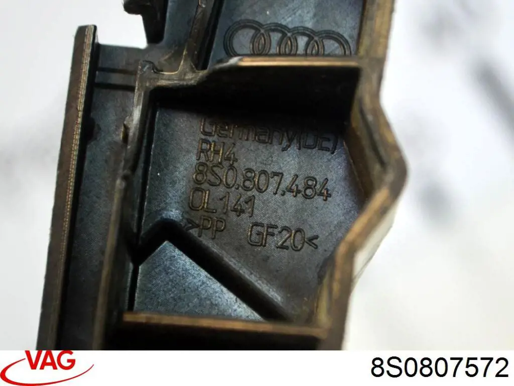 Купити 8S0807572 VAG Направляюча заднього бампера, права