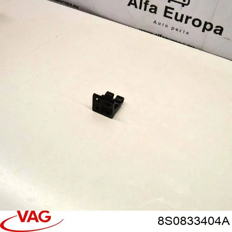 Купити 8S0833404A VAG Петля передніх дверей, правих