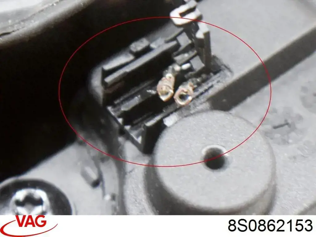 Мотор-привод відкриття лючка бака 8S0862153 VAG