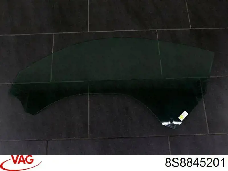 8S8845201 VAG Скло водійських дверей