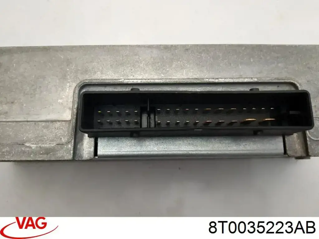 Купити 8T0035223AB VAG Підсилювач звуку аудіосистеми