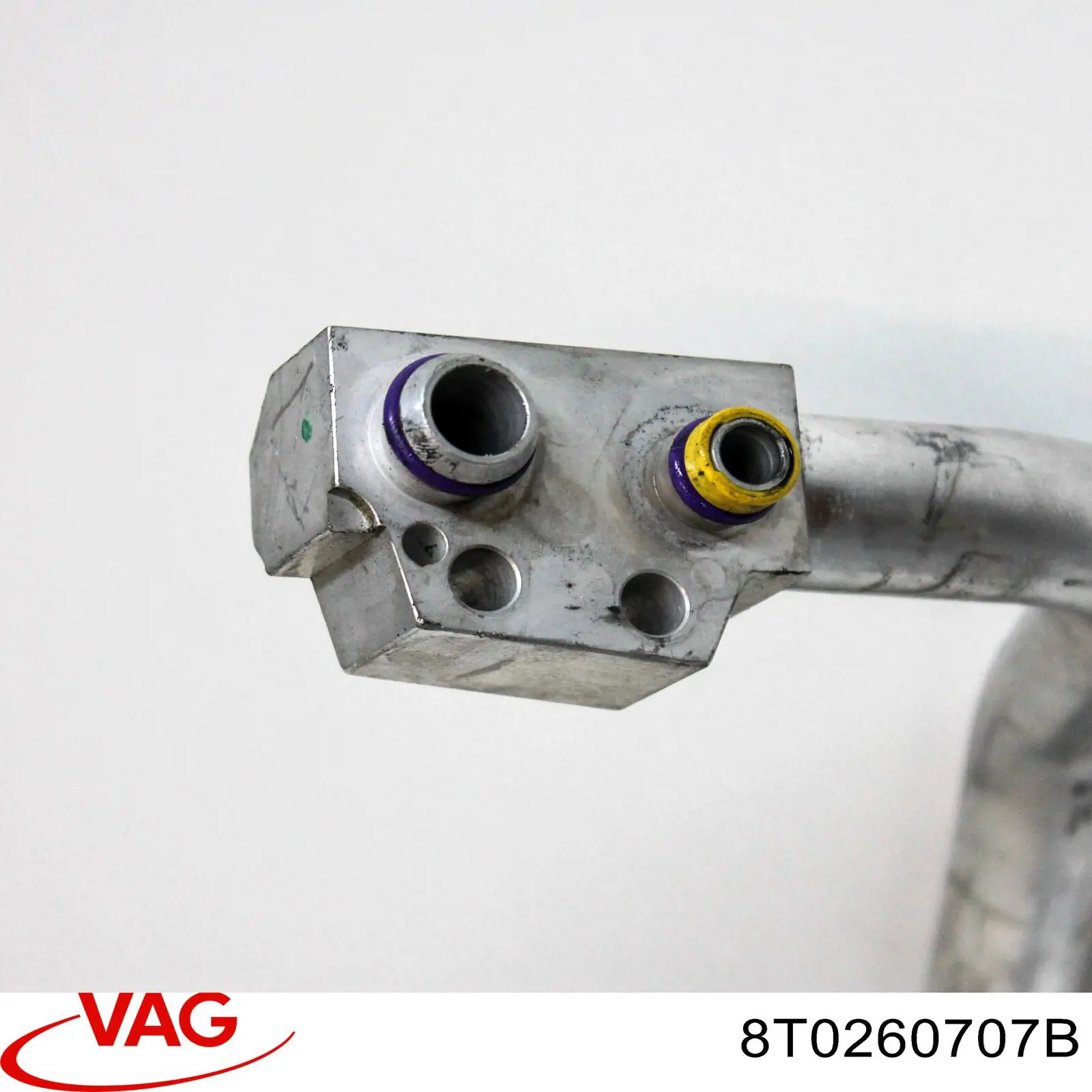 Купити 8T0260707B VAG Шланг кондиціонера, від випарника до компресора