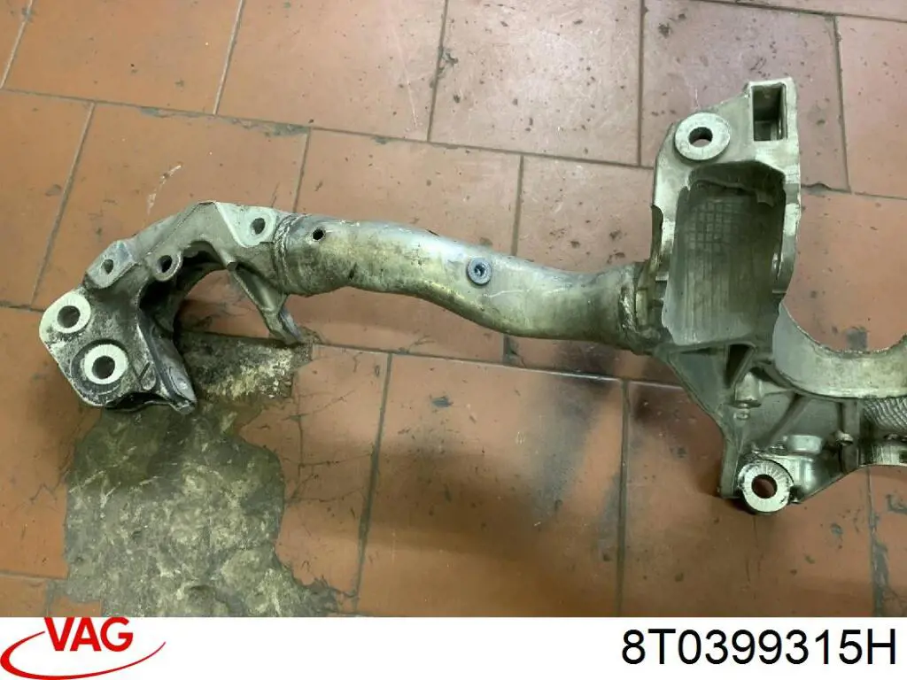 Купити 8T0399315G VAG Підрамник передній