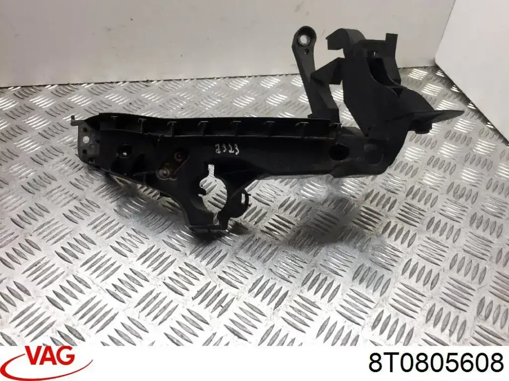 Купити 8T0805608 VAG Кронштейн-адаптер кріплення фари передньої, правої