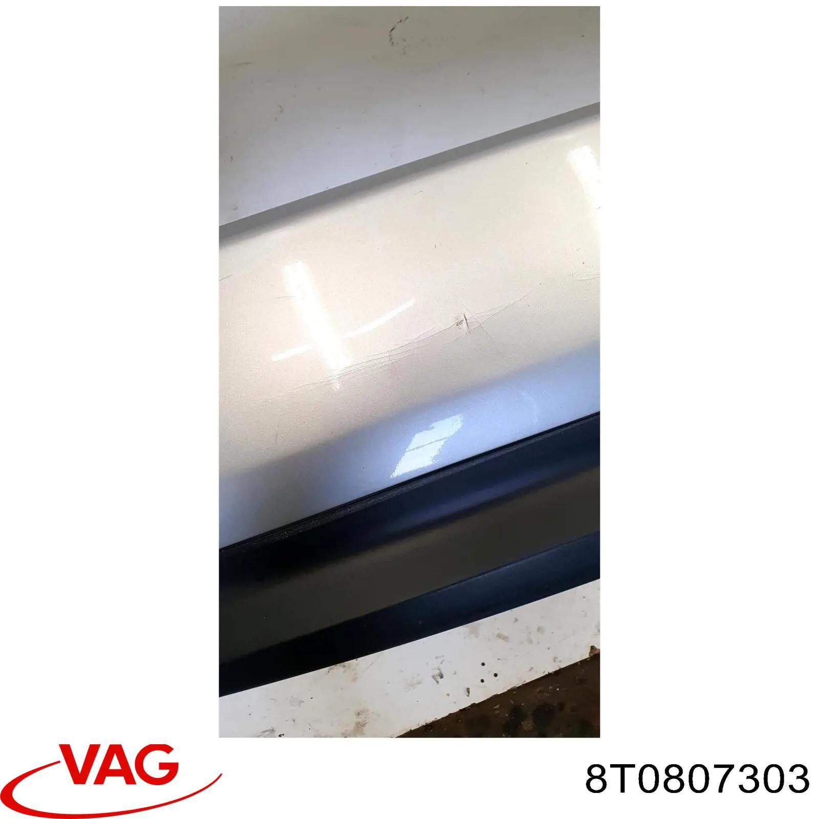 Купити 8T0807303 VAG Задній бампер