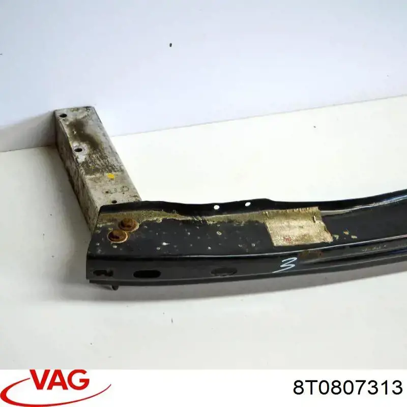 Підсилювач бампера заднього VAG 8T0807313