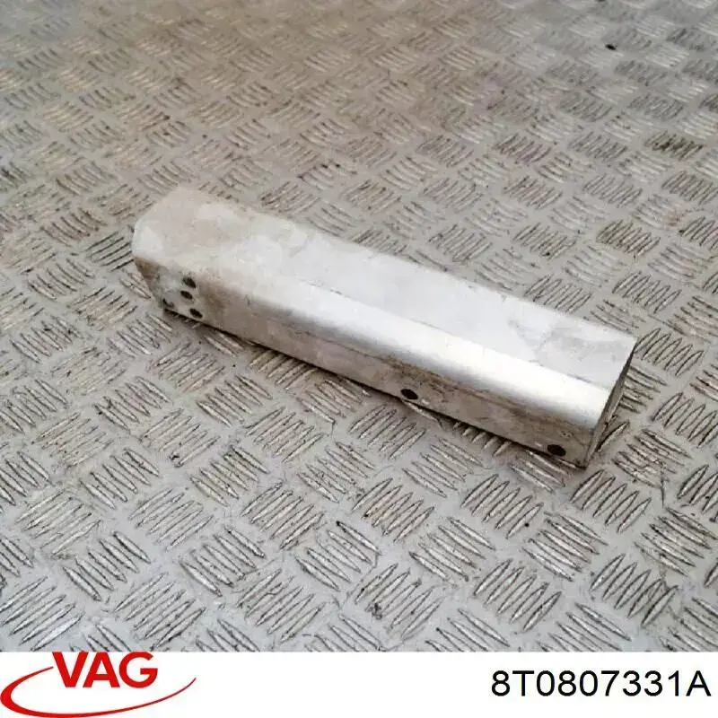 Купити 8T0807331A VAG Кронштейн підсилювача заднього бампера