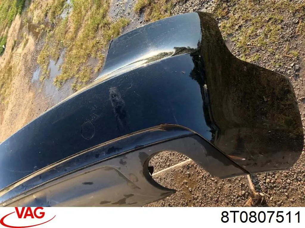 Задній бампер 8T0807511 VAG