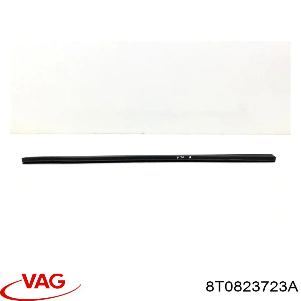 Купити 8T0823723A VAG Гумка під капот