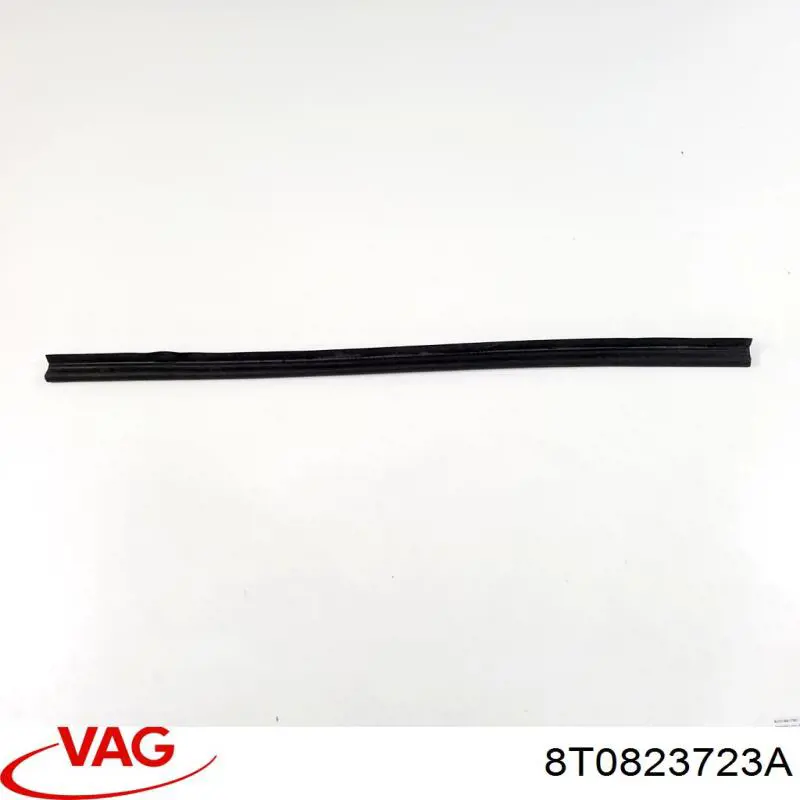 8T0823723 VAG Гумка ущільнювача під капот