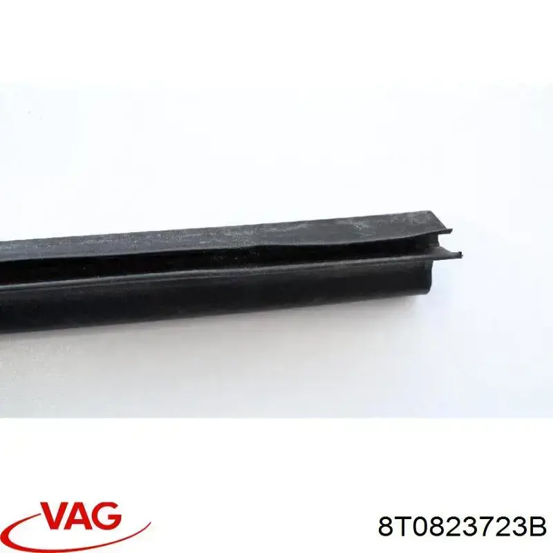 8T0823723B VAG Гумка ущільнювача під капот
