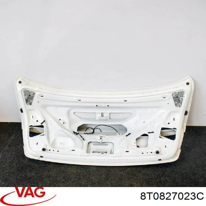 Купити 8T0827023C VAG Задня ляда