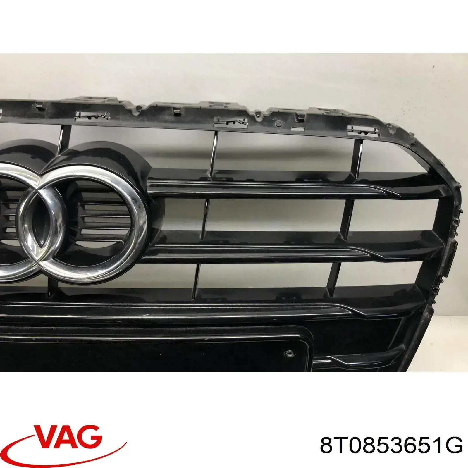 Облицювання радіатора VAG 8T0853651G ціна, від 63.33 USD
