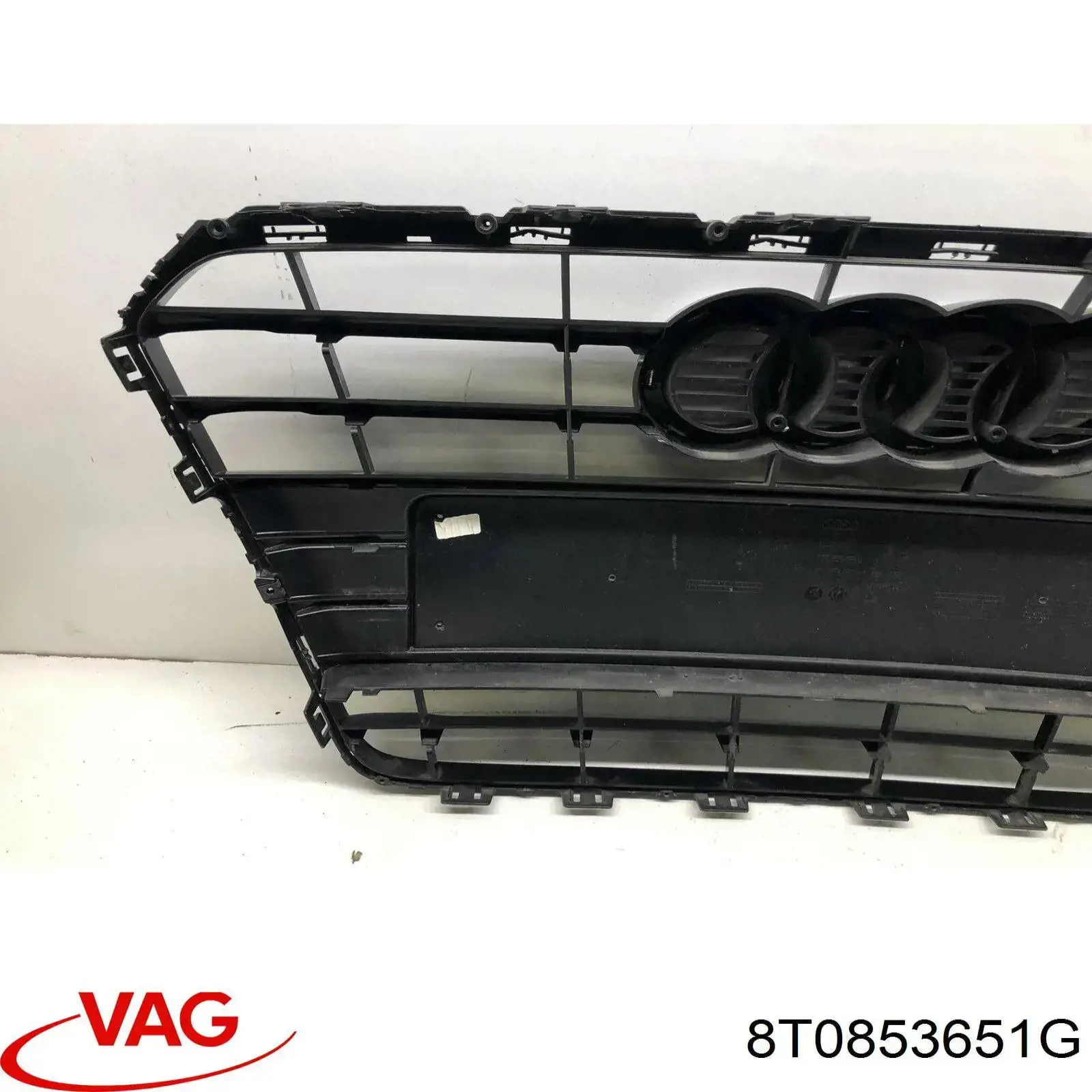 Купити 8T0853651G VAG Захисна решітка радіатора