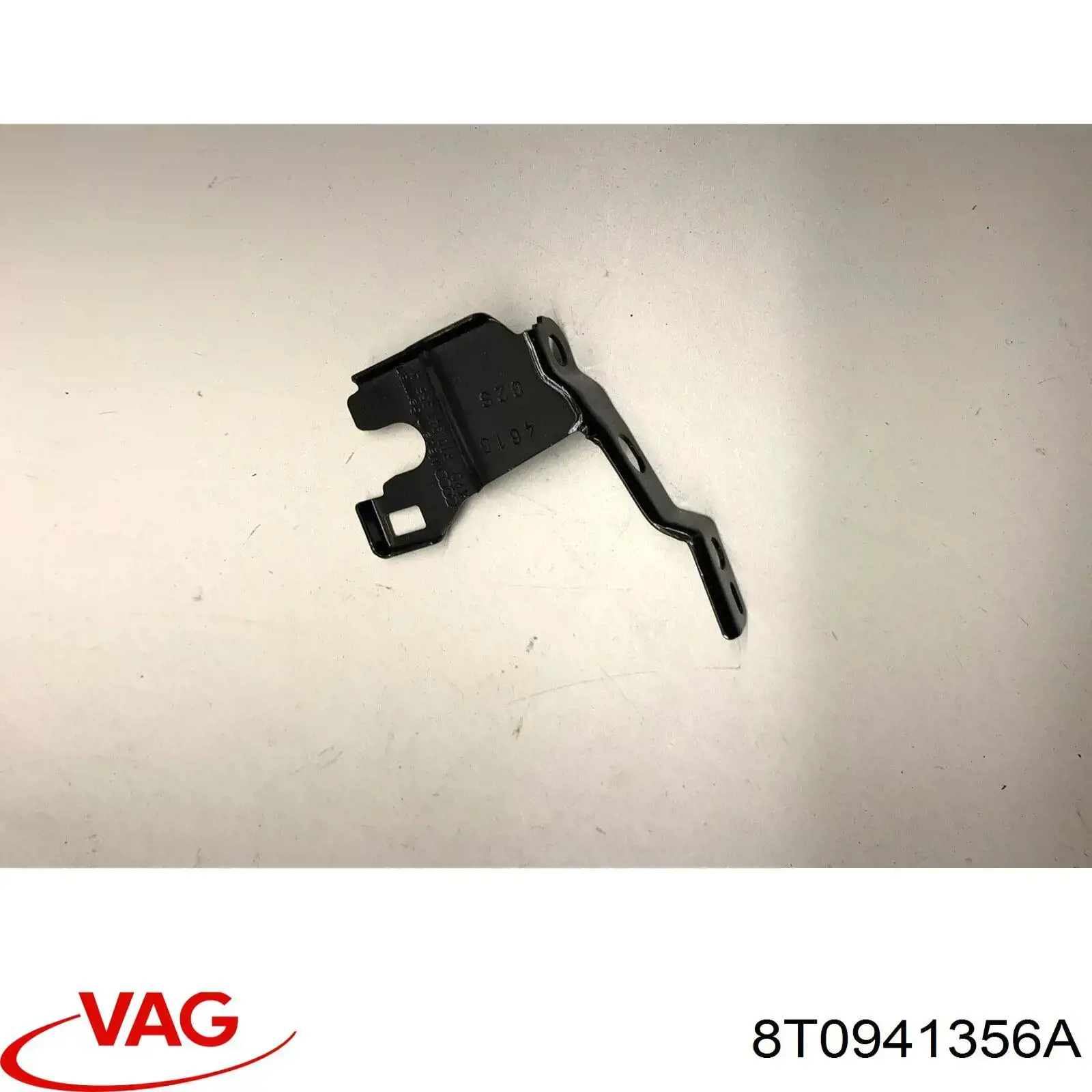 Кронштейн-адаптер кріплення фари передньої, правої 8T0941356A VAG