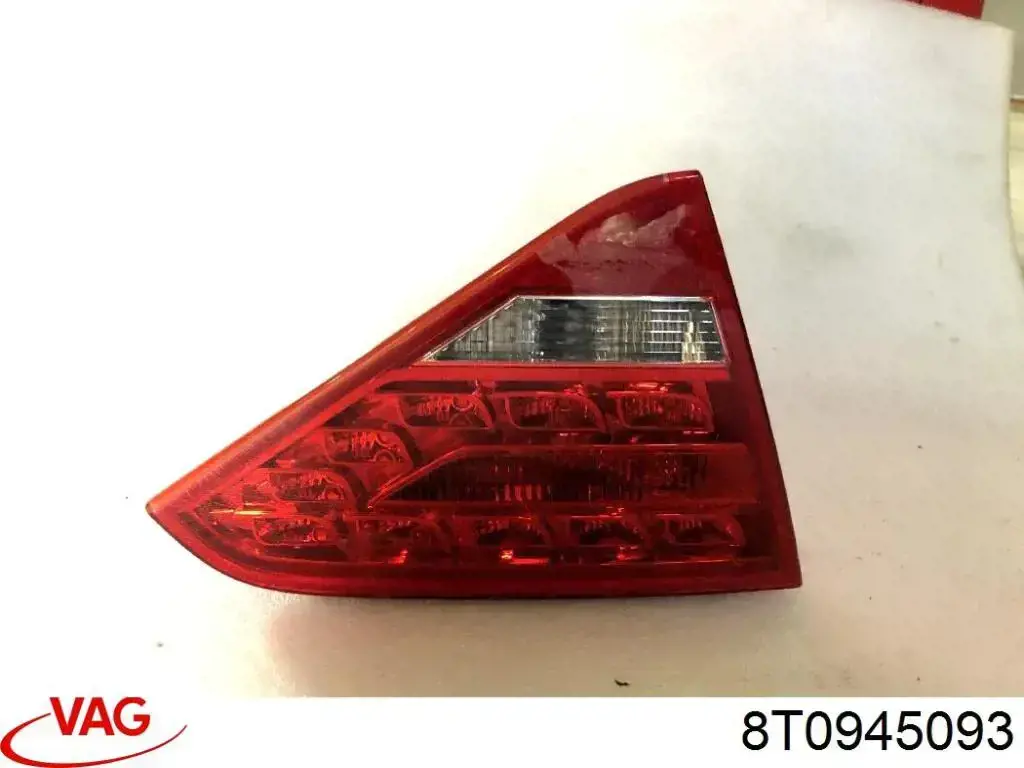 Стоп задній VAG 8T0945093 ціна, від 25.34 USD