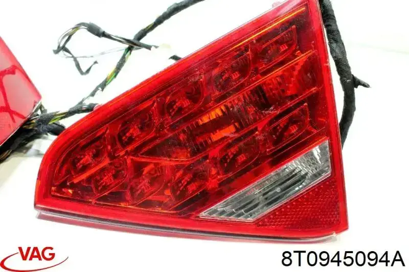 Купити 8T0945094A VAG Ліхтар задній внутрішній правий